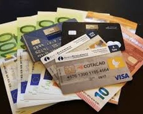 Dinheiro e Cartão de Crédito